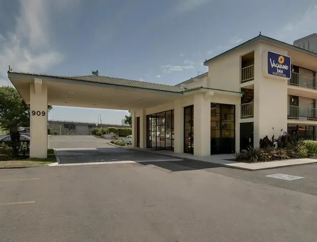 Vagabond Inn Executive Old Town hotel detail image 1