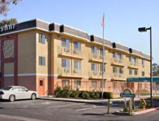 Days Inn by Wyndham Woodland hotel detail image 1