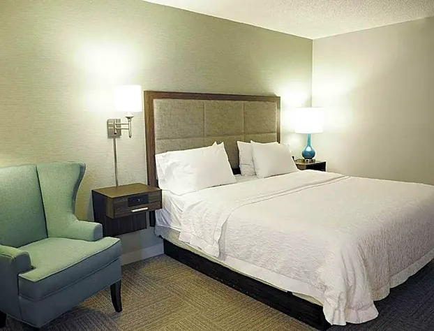 DoubleTree by Hilton Sterling - Dulles Airport hotel detail image 4