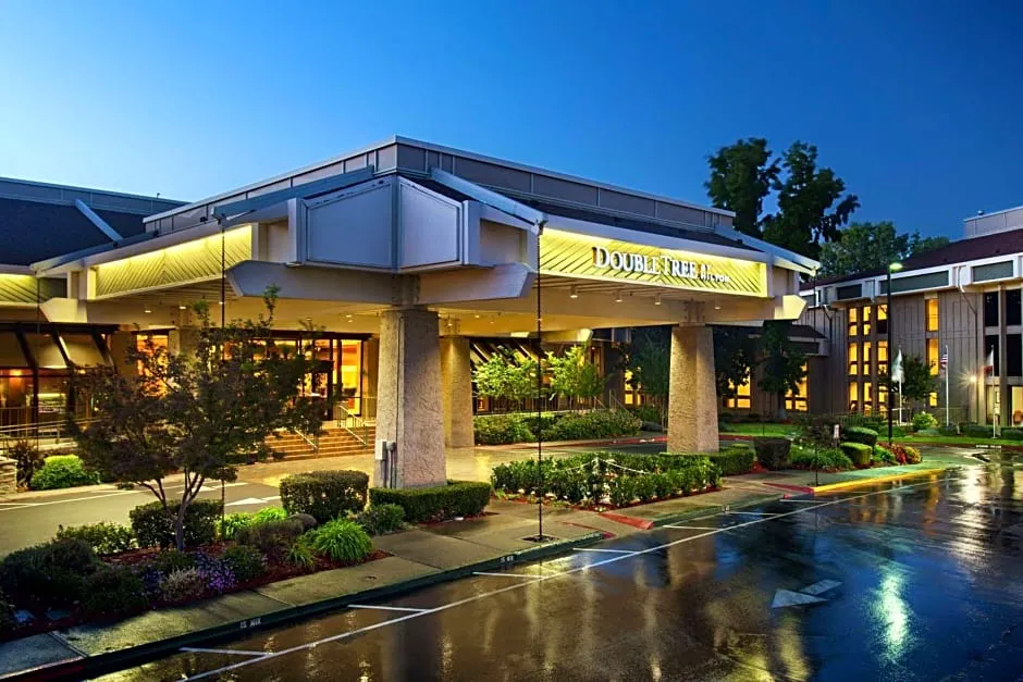 DoubleTree by Hilton Sacramento hotel hero
