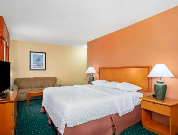 Hampton Inn & Suites Sacramento-Elk Grove Laguna I-5 hotel detail image 1