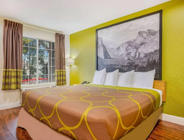 Super 8 by Wyndham Auburn hotel detail image 3