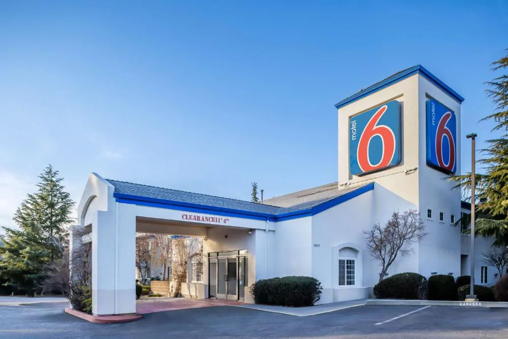 Motel 6 Auburn, CA hotel hero