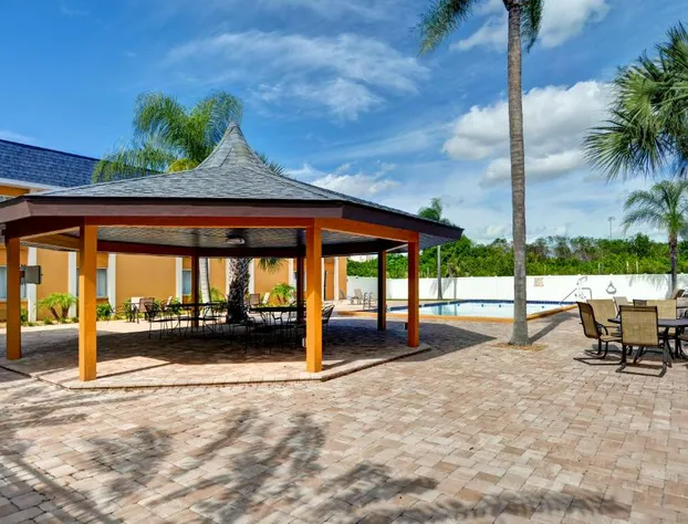 Quality Inn & Suites Heritage Park hotel detail image 3