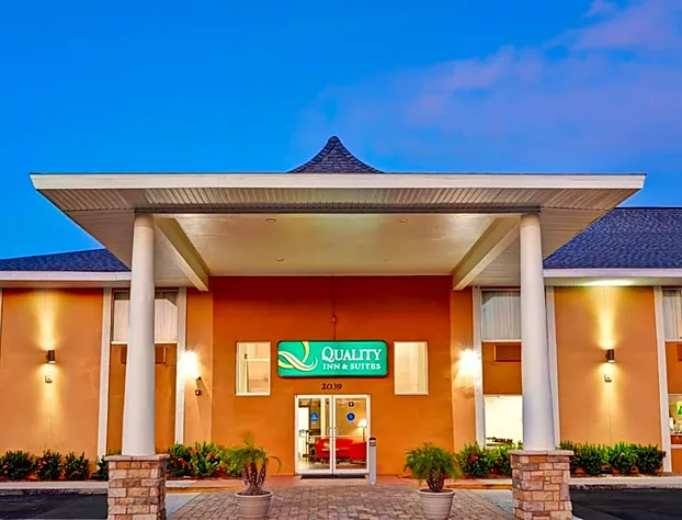 Quality Inn & Suites Heritage Park hotel detail image 3