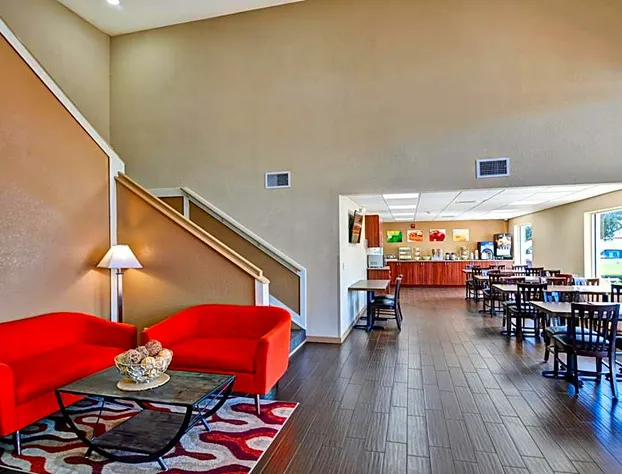 Quality Inn & Suites Heritage Park hotel detail image 4