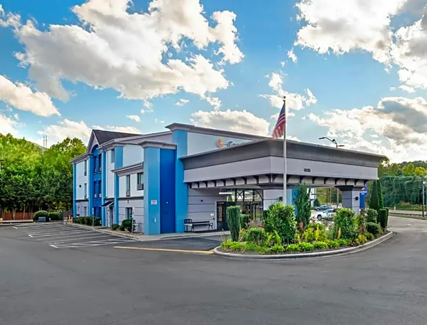 Comfort Inn Asheville East-Blue Ridge Pkwy Access hotel detail image 2