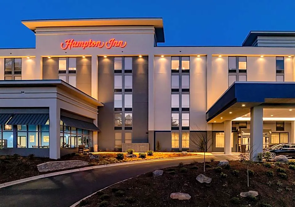 Hampton Inn Asheville-Tunnel Rd. hotel hero