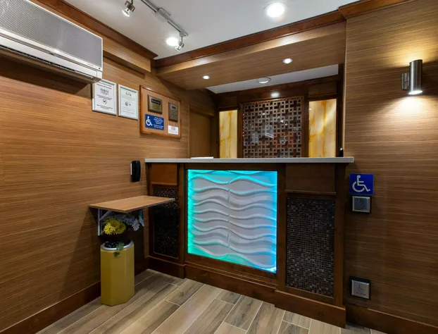 Hotel Vinea, a Travelodge by Wyndham hotel detail image 2