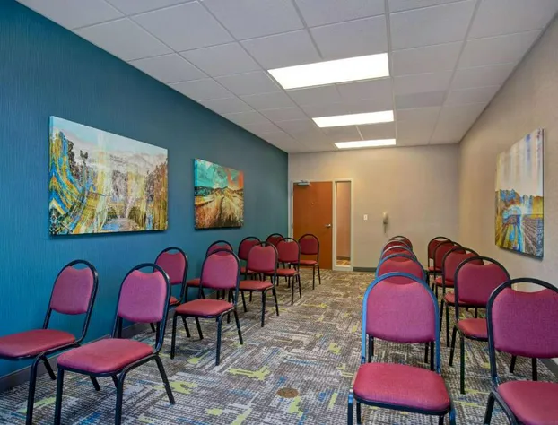 Hampton Inn & Suites Rohnert Park - Sonoma County hotel detail image 1