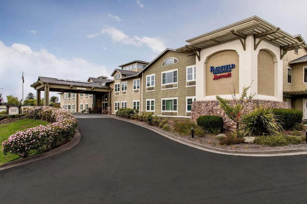 Fairfield Inn & Suites Santa Rosa Sebastopol hotel hero