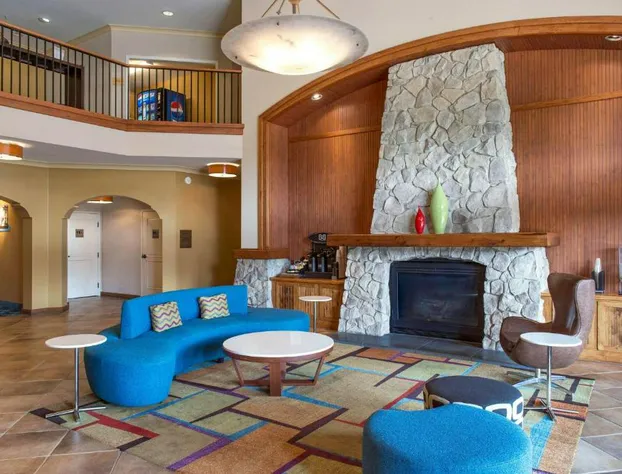 Fairfield Inn & Suites Santa Rosa Sebastopol hotel detail image 3