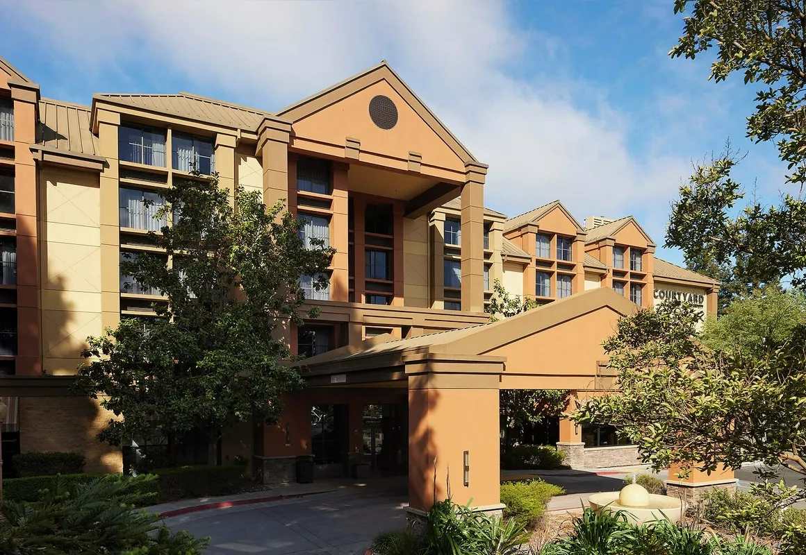 Courtyard by Marriott Santa Rosa hotel hero