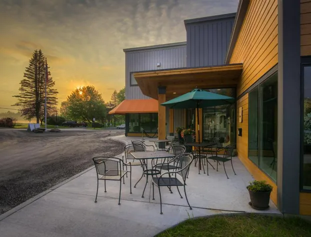 Sun & Ski Inn And Suites hotel detail image 4
