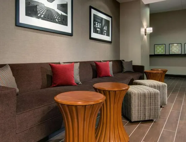 Hampton Inn & Suites Milwaukee Downtown hotel detail image 3