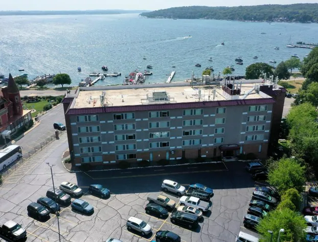 Harbor Shores on Lake Geneva hotel detail image 2
