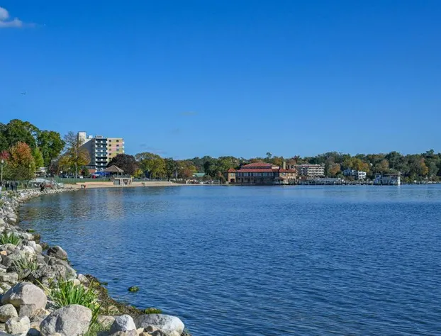 Harbor Shores on Lake Geneva hotel detail image 4