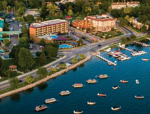 Harbor Shores on Lake Geneva hotel detail image 1