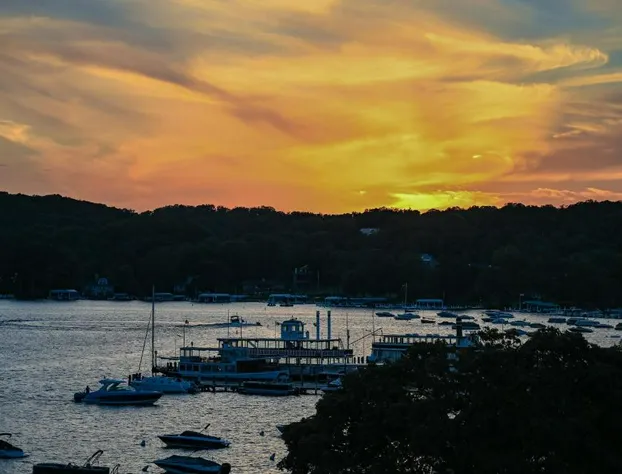 Harbor Shores on Lake Geneva hotel detail image 4