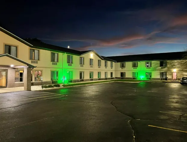 Delavan Inn and Suites hotel detail image 1