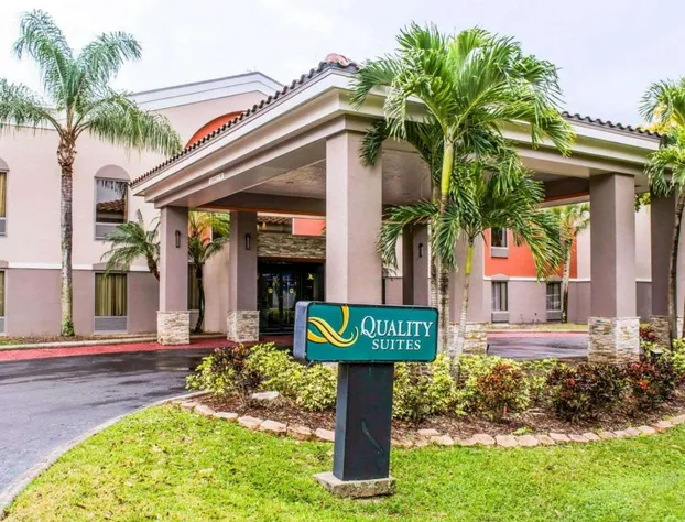 Quality Suites Fort Myers I-75 hotel detail image 1