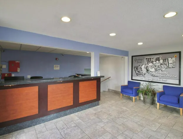 Super 8 by Wyndham Kenosha/Pleasant Prairie hotel detail image 4