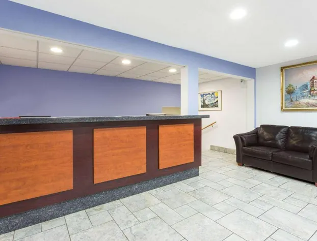 Super 8 by Wyndham Kenosha/Pleasant Prairie hotel detail image 3