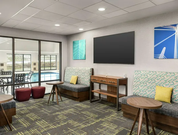 Hampton Inn Milwaukee/Brookfield hotel detail image 3