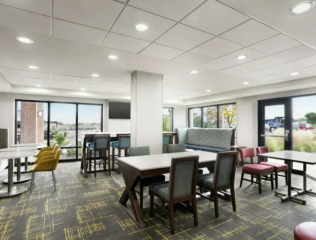 Hampton Inn Milwaukee/Brookfield hotel detail image 4