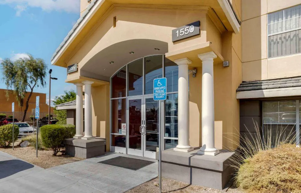 MainStay Suites Las Vegas Flamingo hotel hero