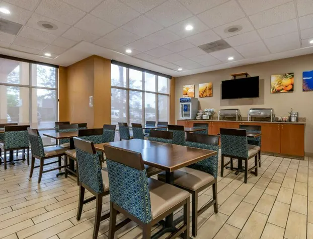 Comfort Inn & Suites Orlando North hotel detail image 3