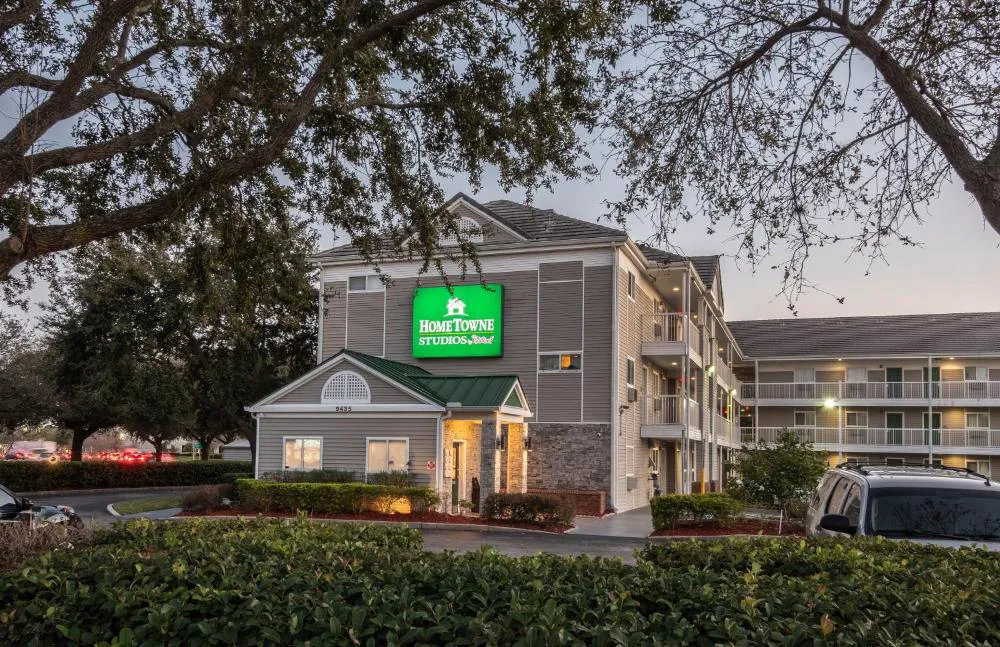 HomeTowne Studios by Red Roof Orlando South hotel hero