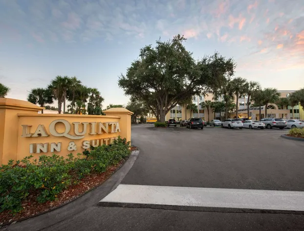 La Quinta Inn & Suites by Wyndham Deerfield Beach I-95 hotel detail image 2