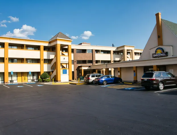 Days Inn by Wyndham WestEnd Alexandria,VA Washington DC Area hotel detail image 1