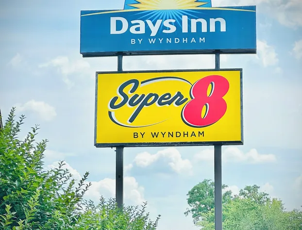 Days Inn by Wyndham WestEnd Alexandria,VA Washington DC Area hotel detail image 2