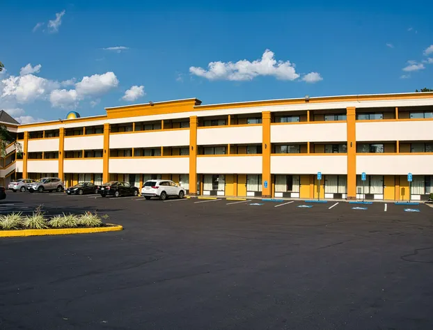 Days Inn by Wyndham WestEnd Alexandria,VA Washington DC Area hotel detail image 4