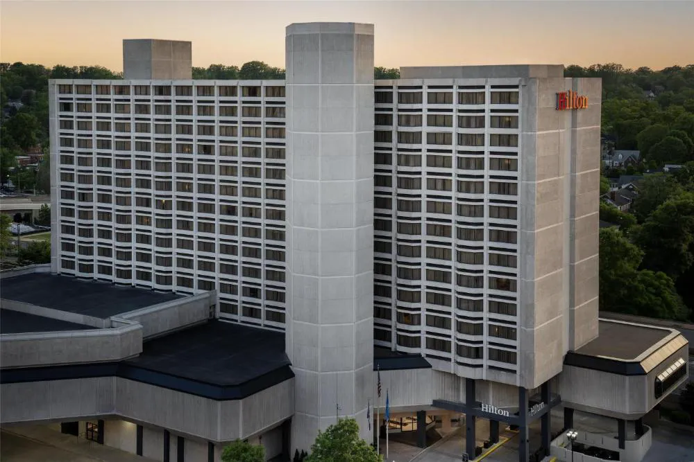 Hilton Arlington National Landing hotel hero