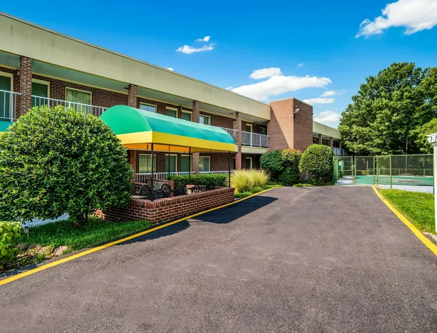 Quality Inn Mt. Vernon hotel detail image 1