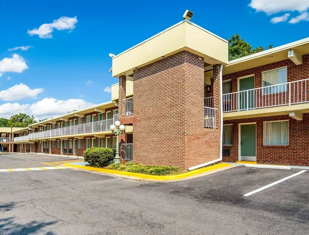 Quality Inn Mt. Vernon hotel detail image 3