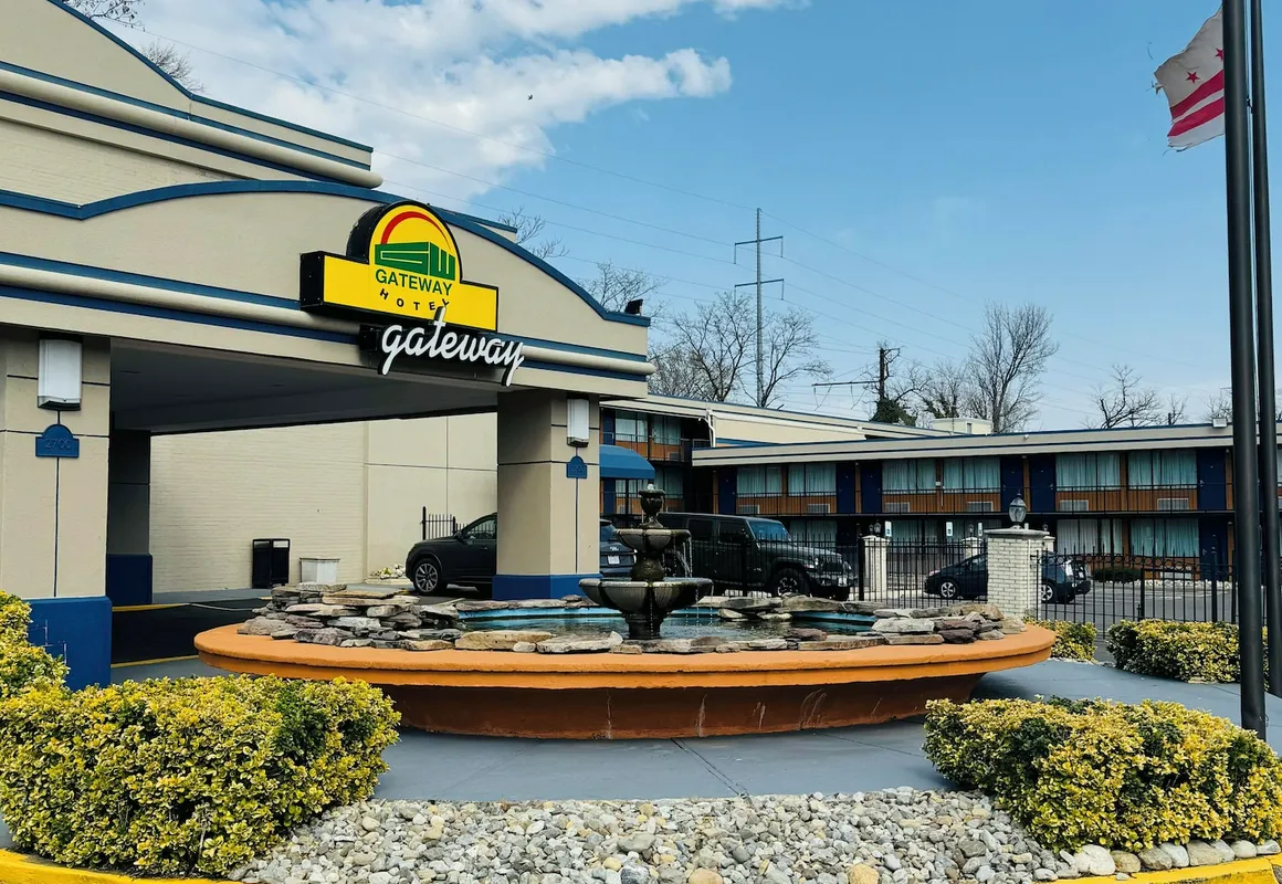 Gateway Hotel hotel hero