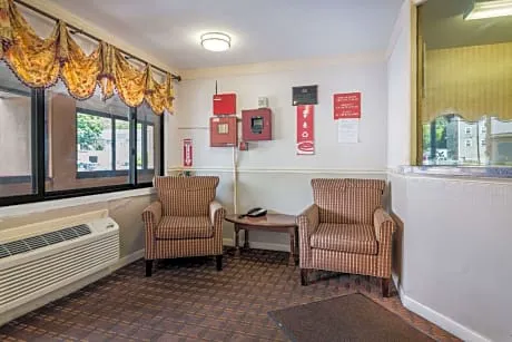 Econo Lodge Boston-Malden hotel detail image 1