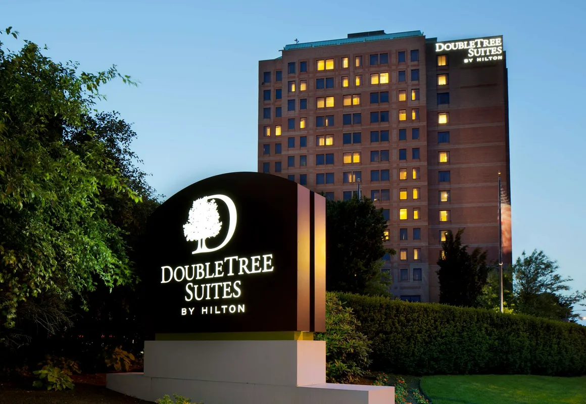 DoubleTree Suites by Hilton Hotel Boston - Cambridge hotel hero