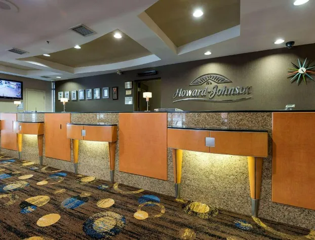 Howard Johnson Plaza by Wyndham by the Falls Niagara Falls hotel detail image 1