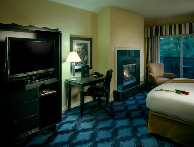 Plaza Inn & Suites at Ashland Creek hotel detail image 3