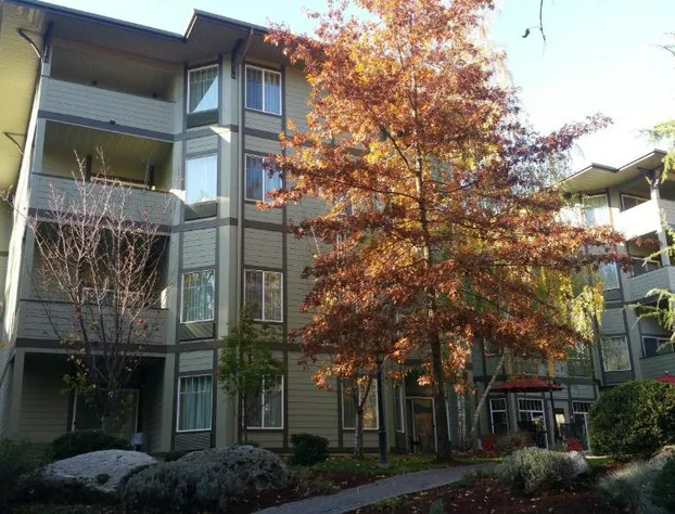 Plaza Inn & Suites at Ashland Creek hotel detail image 2