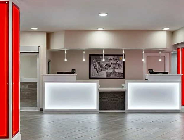 Super 8 by Wyndham San Antonio Airport North hotel detail image 2