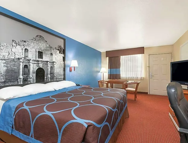 Super 8 by Wyndham San Antonio at I-10 hotel detail image 4