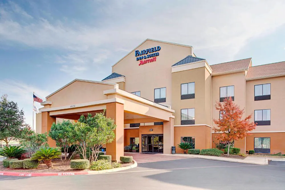 Fairfield Inn & Suites by Marriott San Antonio Seaworld hotel hero
