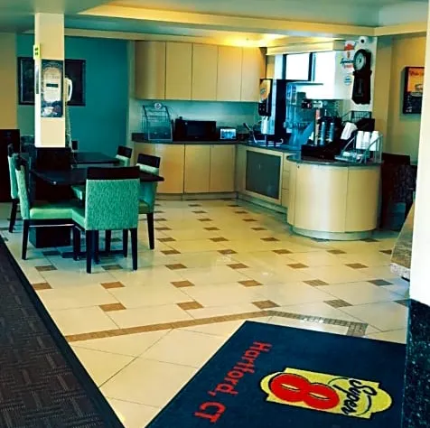 Super 8 by Wyndham Hartford hotel detail image 3