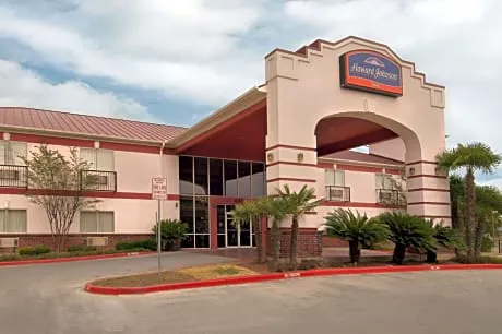 Howard Johnson by Wyndham San Antonio NW Medical C hotel hero